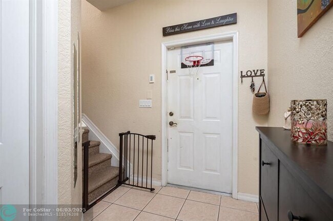 Building Photo - 5048 SW 136th Ave