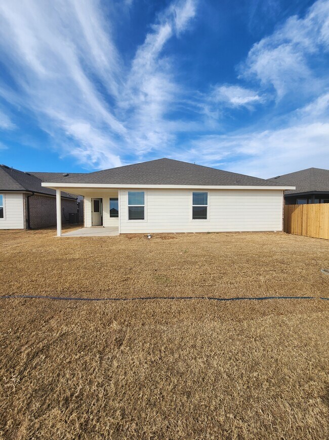 Building Photo - 10216 NW 28th Terrace