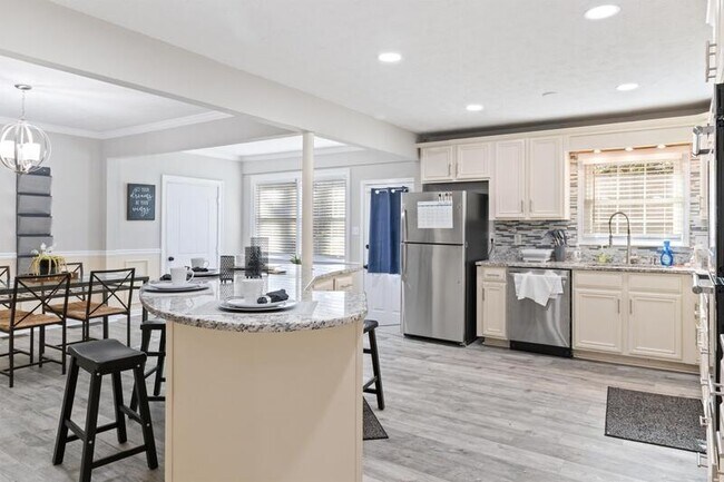 Building Photo - 4160 Indian Manor Dr