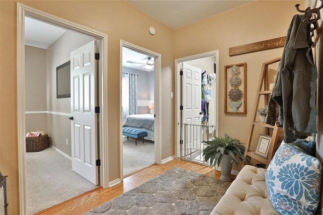 Building Photo - 8414 Green Valley Dr