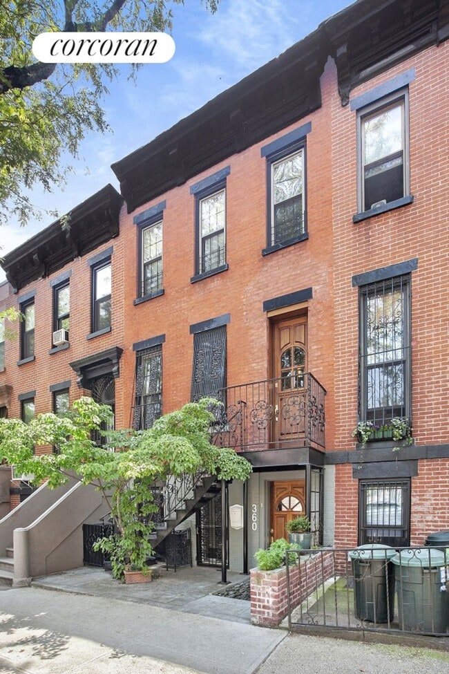 Building Photo - 360 President St