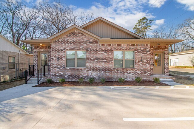 Building Photo - 1800 S Harrison St