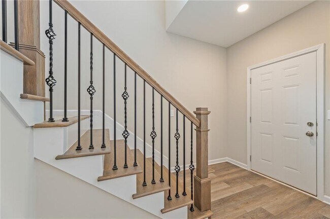 Building Photo - 978 Valley Rock Dr