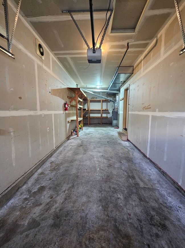 Building Photo - Beautiful 3 bed, 2.5 bath home in Fife