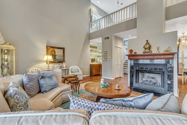 Building Photo - LUXURY 3-BEDROOM TOWNHOME IN ALAMO HEIGHTS