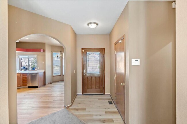 Building Photo - 3753 Pony Tracks Dr