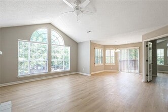 Building Photo - 901 Wentworth Ct