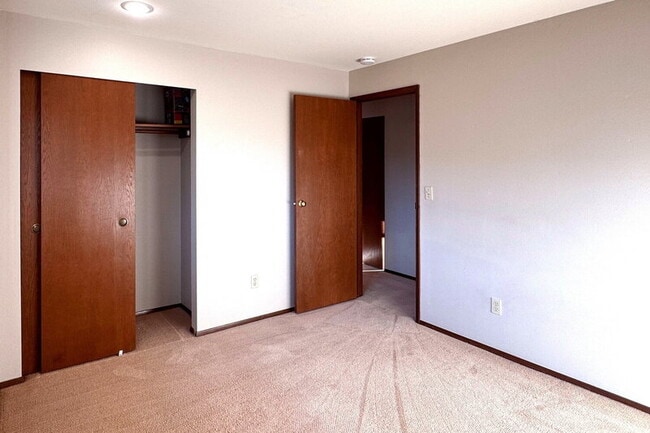 Building Photo - 12941 NE 71st St