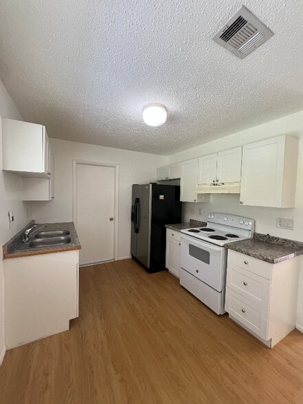 Building Photo - 18555 Fort Smith Cir