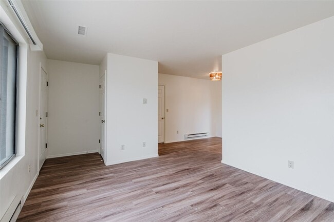 Building Photo - 3123 N Truwood Dr