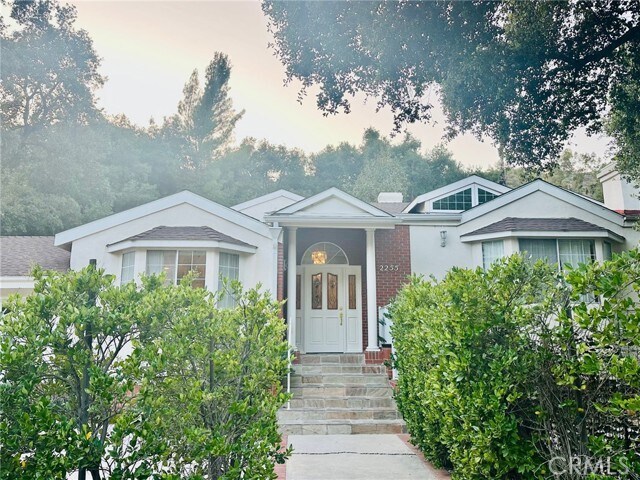 Primary Photo - 2255 E Chevy Chase Dr