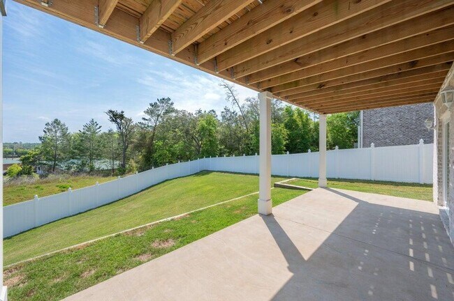 Building Photo - 508 Hideaway Ln