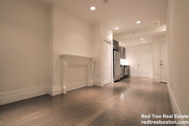 Primary Photo - 270 Newbury St