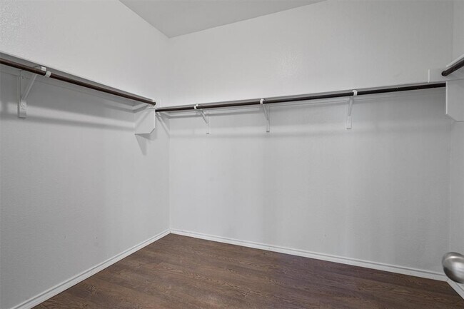 Building Photo - 146 Russet Trl