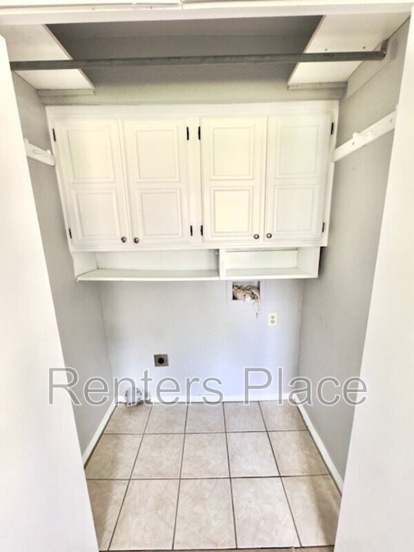 Building Photo - 1400 N Ironwood Pl