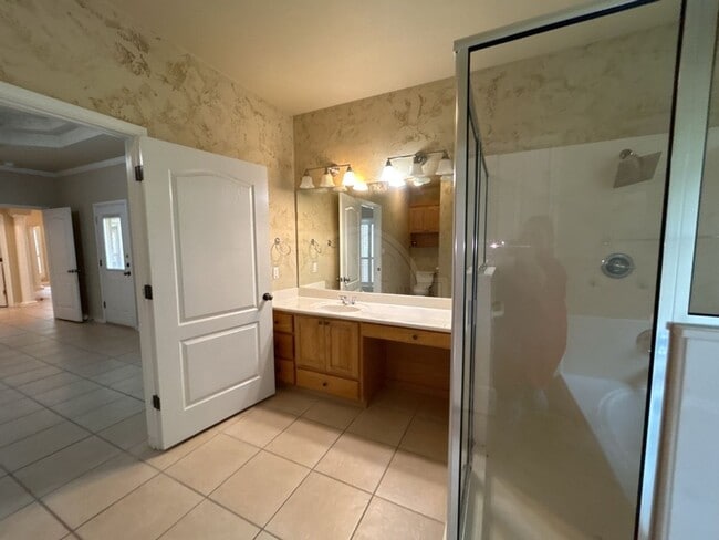 Building Photo - 808 Danny Cir