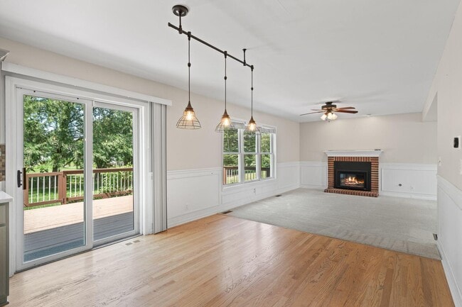 Building Photo - 406 Lakewood Dr