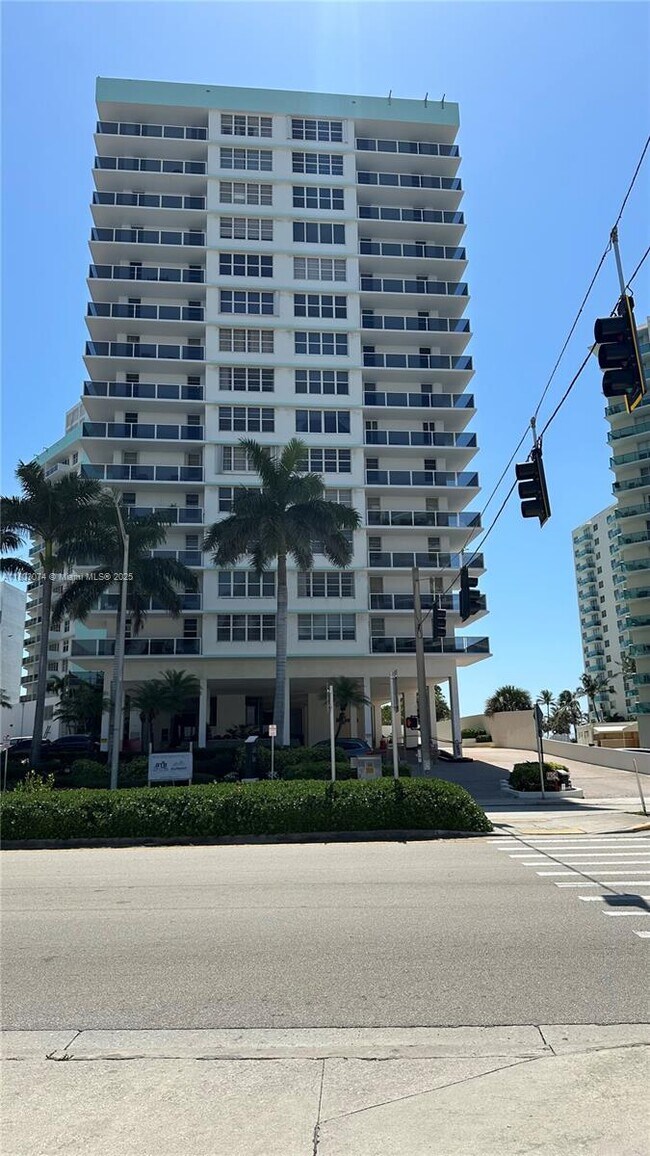 Building Photo - 3725 S Ocean Dr