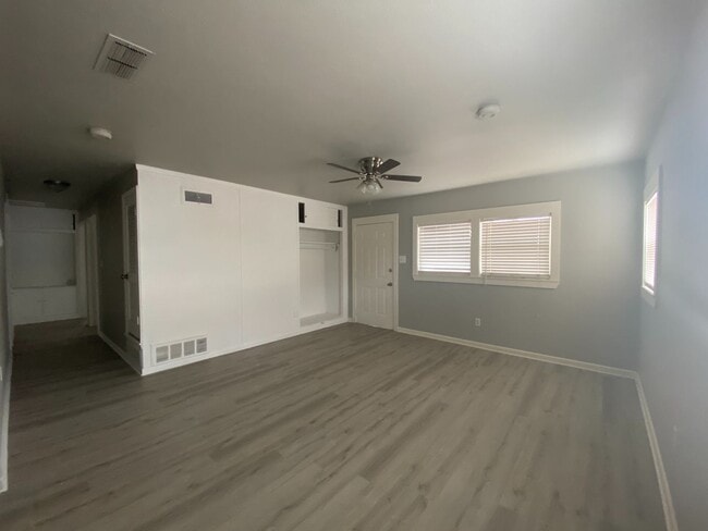 Building Photo - Now available 3 bed 1 bath in Arnett Benson