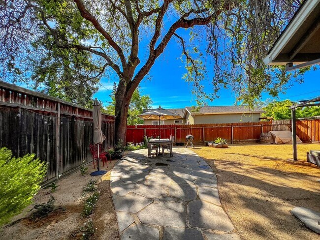 Building Photo - Fully Furnished Modern Home in the Desirable Alphabet Streets