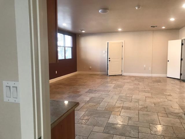 Building Photo - 730 E 3rd St