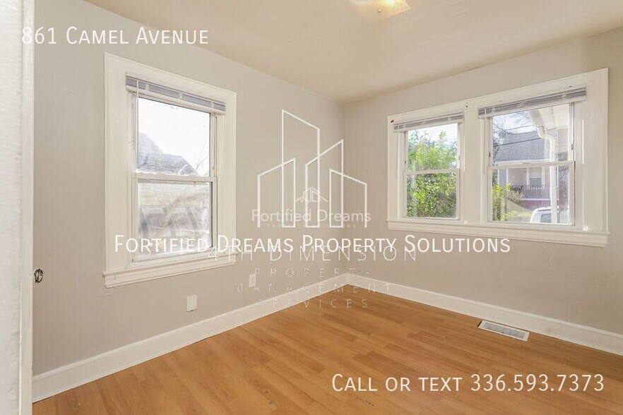 Building Photo - 861 Camel Ave