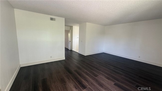 Building Photo - 46 Christamon W