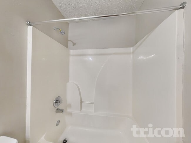 Building Photo - 50 Crooked Creek Way