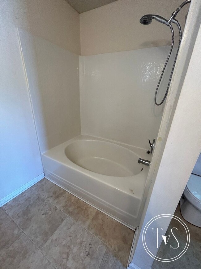Building Photo - 109 Larkin Ct