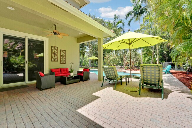 Building Photo - 127 Via Castilla