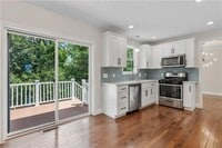 Building Photo - 8 Seabreeze Terrace