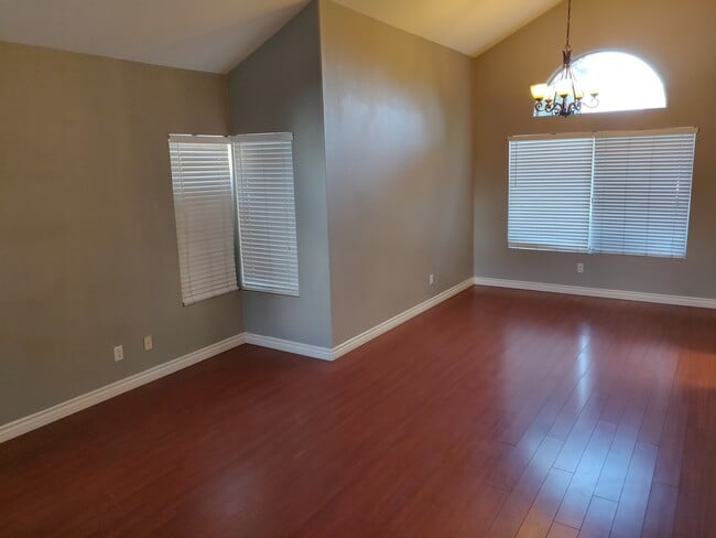 Building Photo - 1808 Crystal Ridge Way