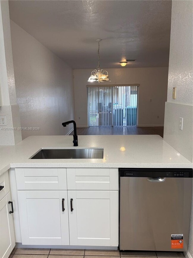 Building Photo - 8835 S Isles Cir