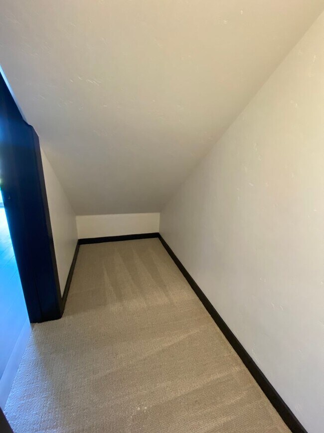 Building Photo - Close to Micron, 3 Bedroom 3 bath w/ a Million Dollar View!