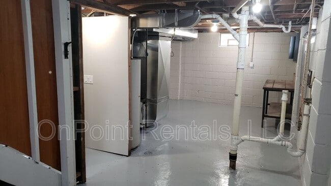 Building Photo - 34224 Stellwagen St