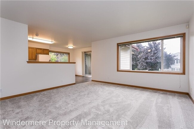 Building Photo - 2 br, 2 bath House - 647 W. Horton #235