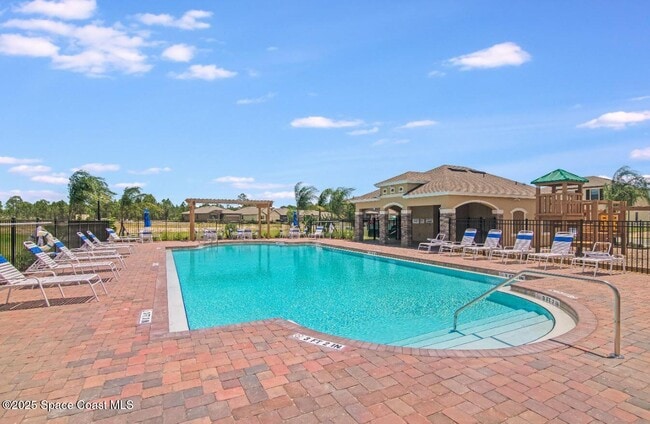 Building Photo - 975 Remington Green Dr SE