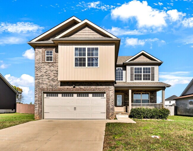 Primary Photo - Close to Post and Move in Ready!