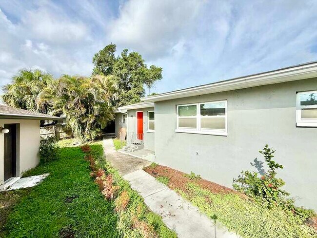 Building Photo - 1265 Pierce St
