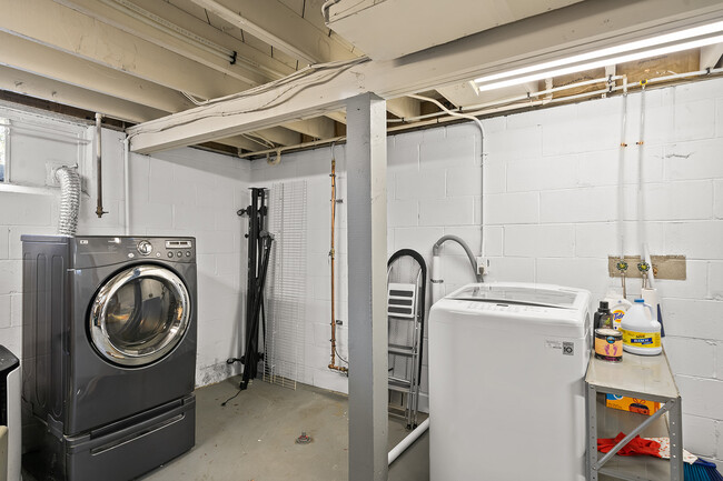 Laundry in basement - 3014 34th Pl