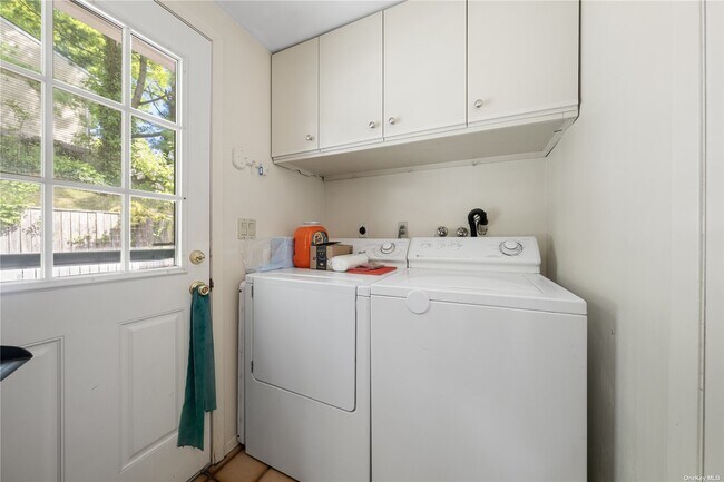 Building Photo - 1 Andrew Ct