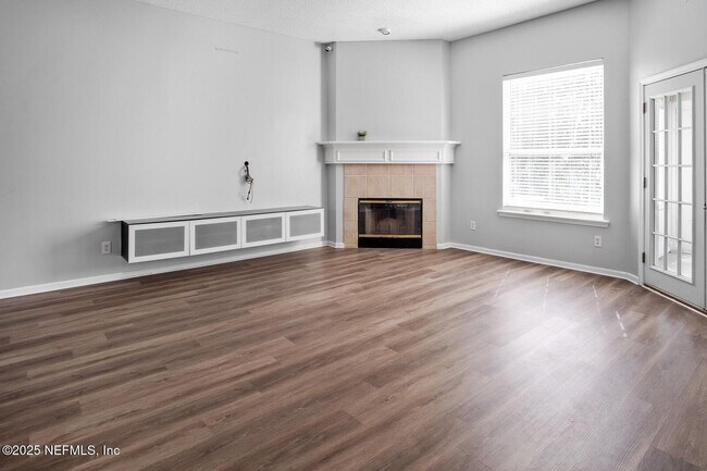 Building Photo - 8936 Deer Berry Ct