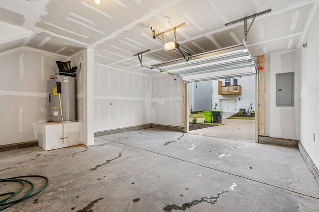 Building Photo - Available Now! New Construction - 3 Bedroo...