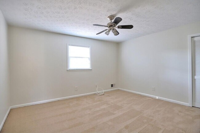 Building Photo - 2640 Tritt Ln