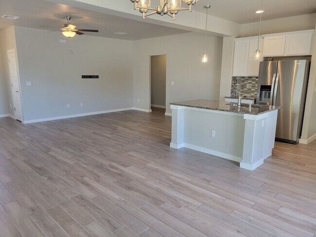 Building Photo - Beautiful 3 bedroom/2 Bath Home!