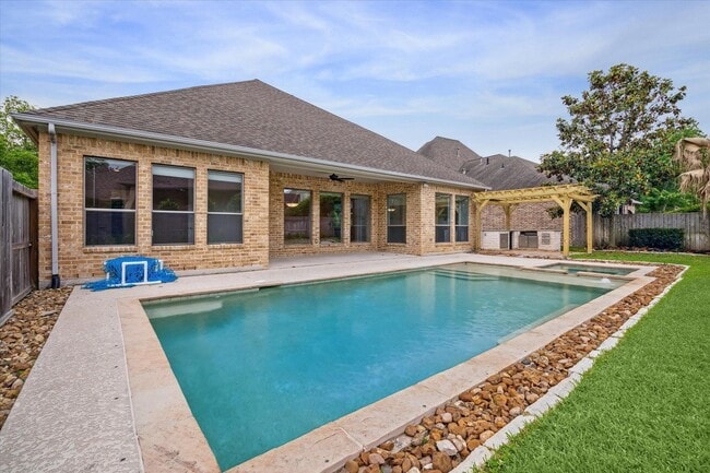 Building Photo - 95 N Mews Wood Ct