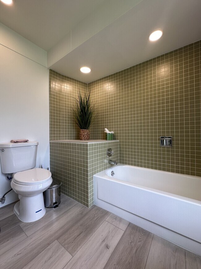 Building Photo - 2780 Landmark Dr