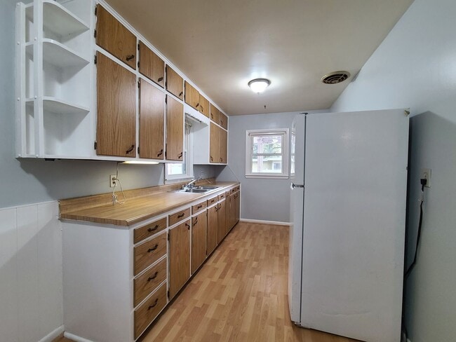 Building Photo - Newly Updated 3-Bedroom, 1-Bathroom Home in Benton Harbor