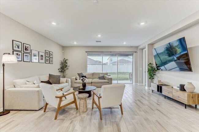 Building Photo - 33886 Landsman Lp