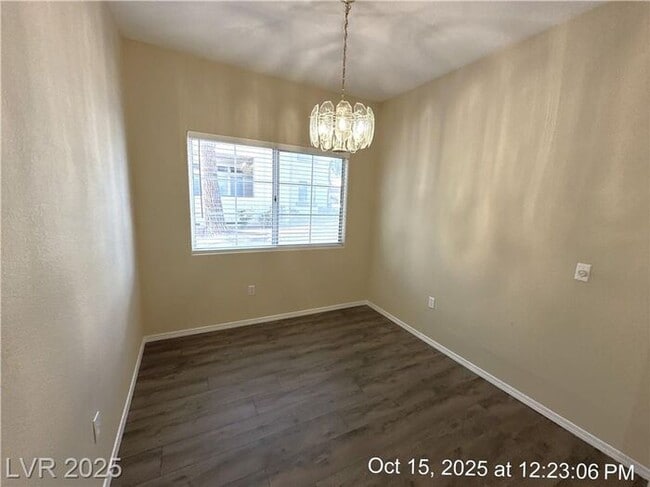 Building Photo - Fantastic Southwest first-floor unit in a ...